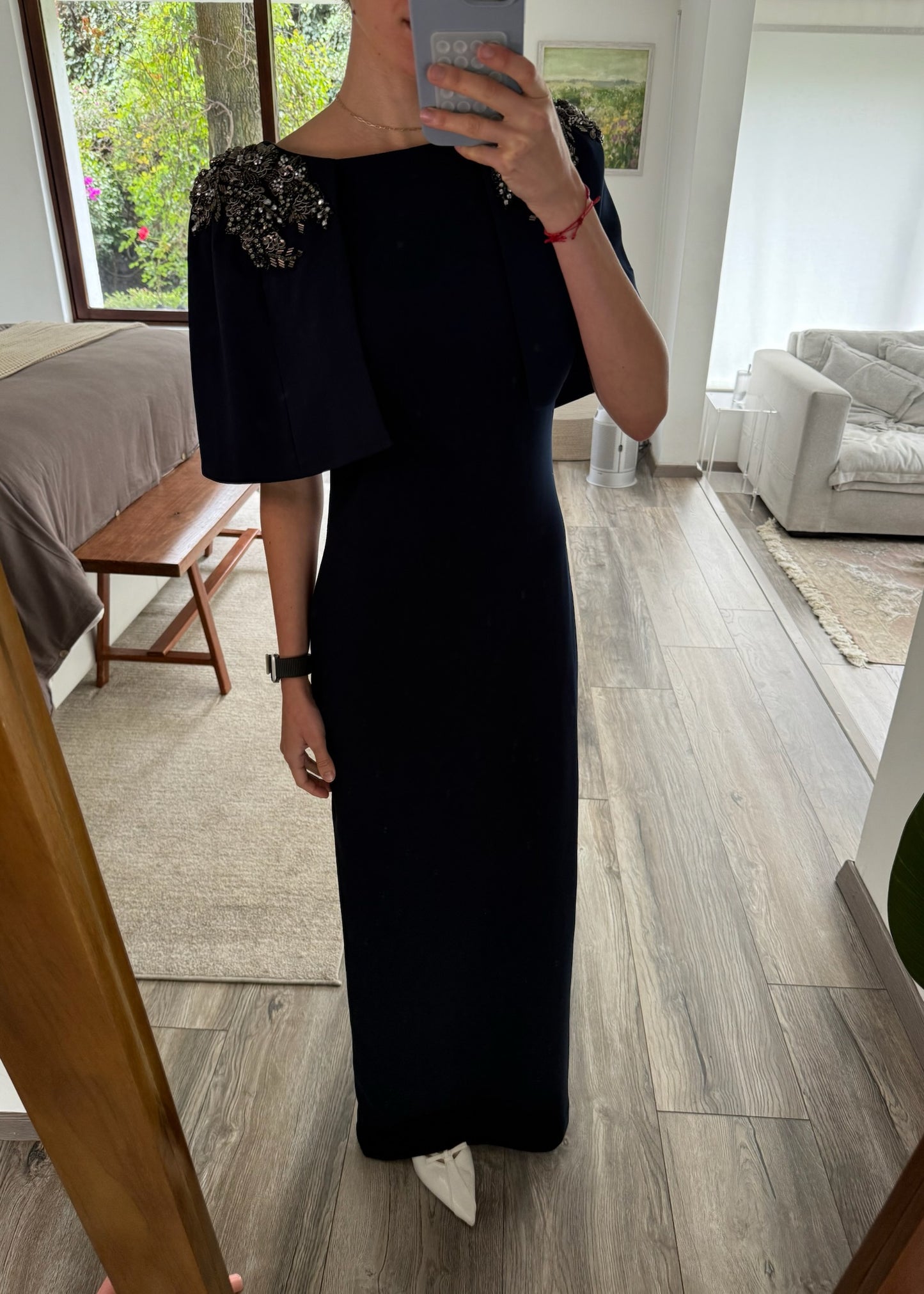 VESTIDO MAXI CON DETALLES EN MANGA