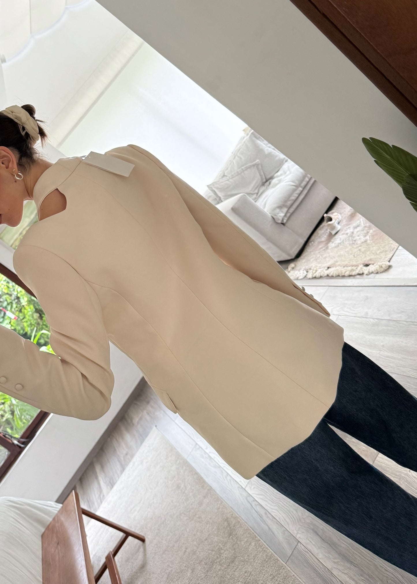 BLAZER CREMA CON CUT OUTS