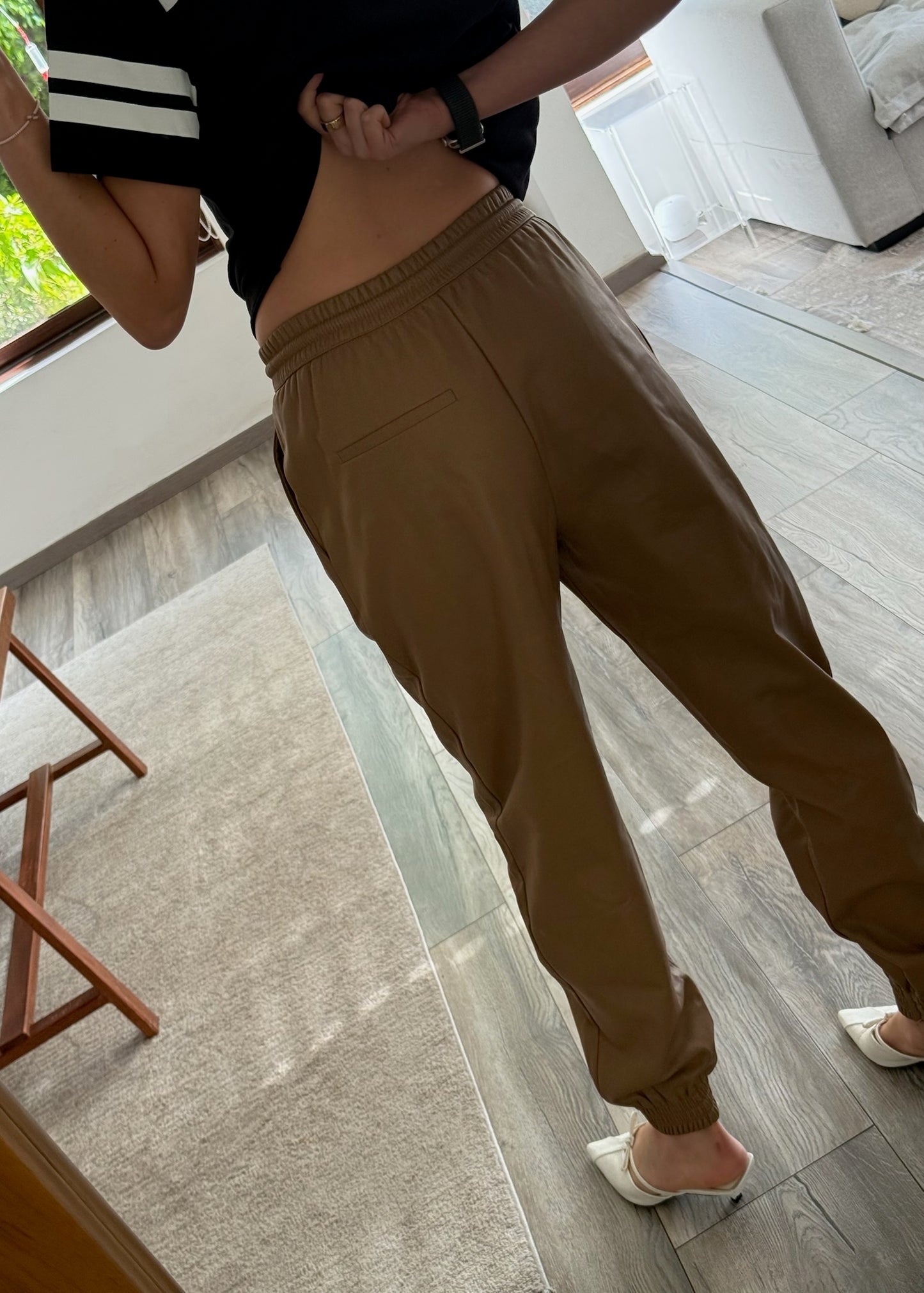 JOGGERS FAUX LEATHER CAMEL
