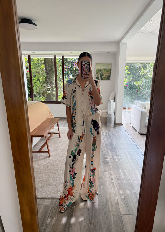 SET SATINADO DE TIPO PIJAMA