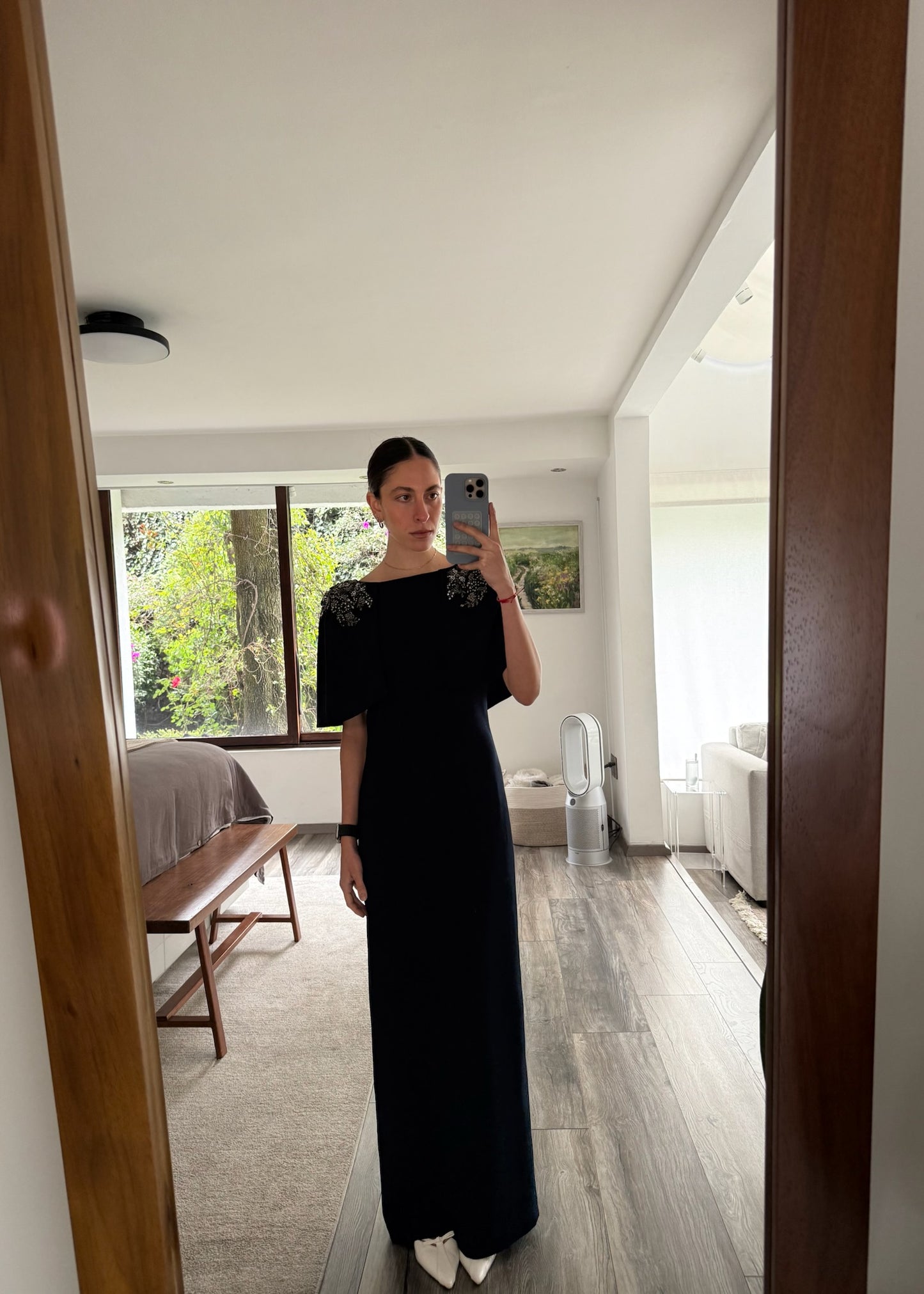 VESTIDO MAXI CON DETALLES EN MANGA