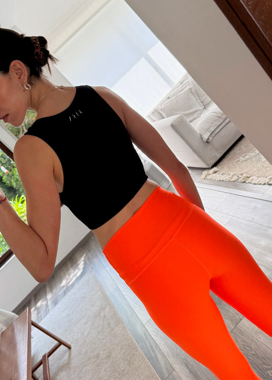 SPORTS BRA NEGRO CON COPAS