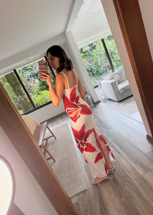 VESTIDO SLIP CON FLOR ROJA