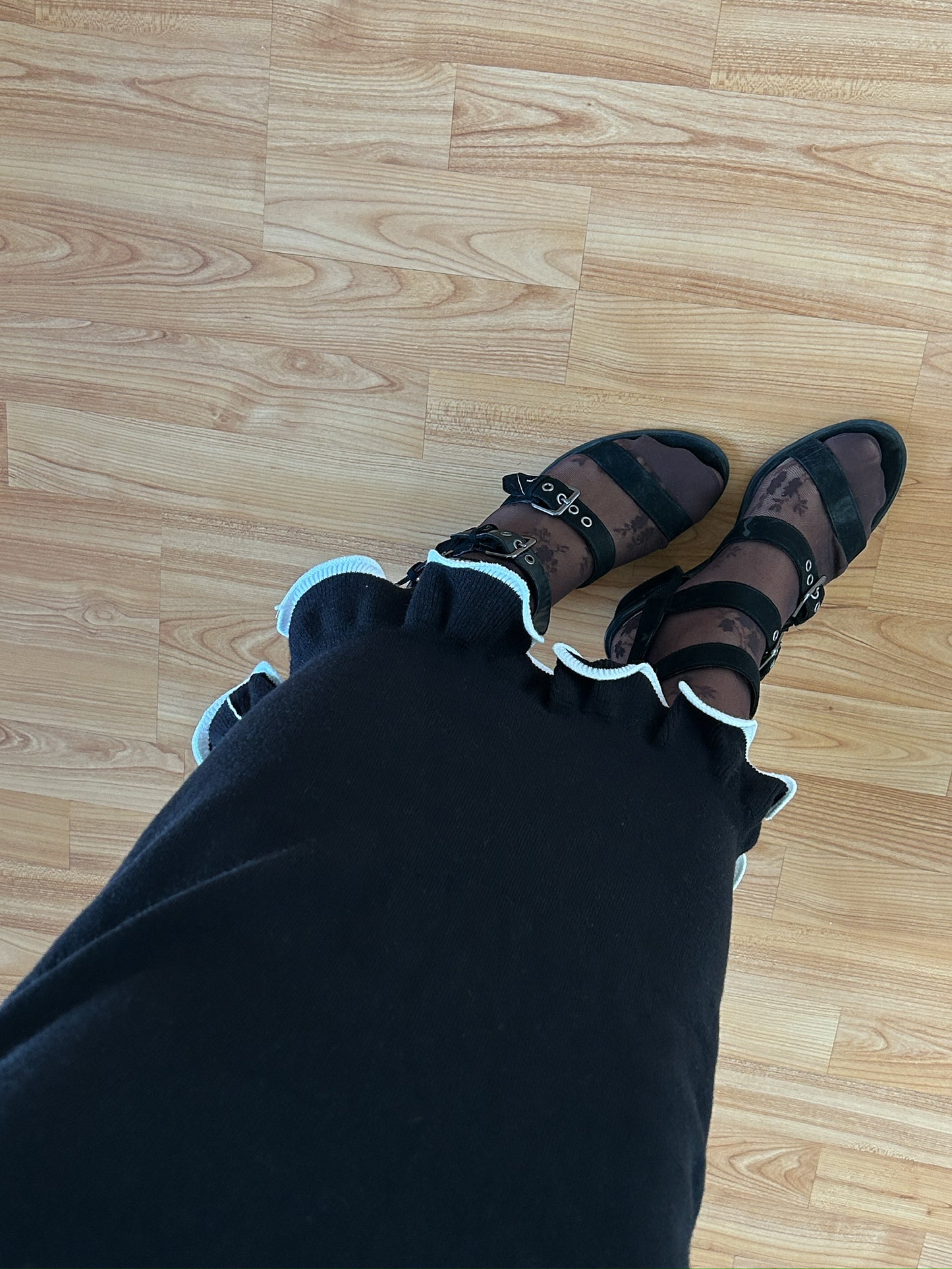 VESTIDO MIDI DE KNIT NEGRO