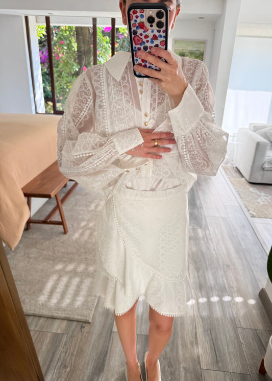 SET CAMISA Y FALDA CON BORDADO