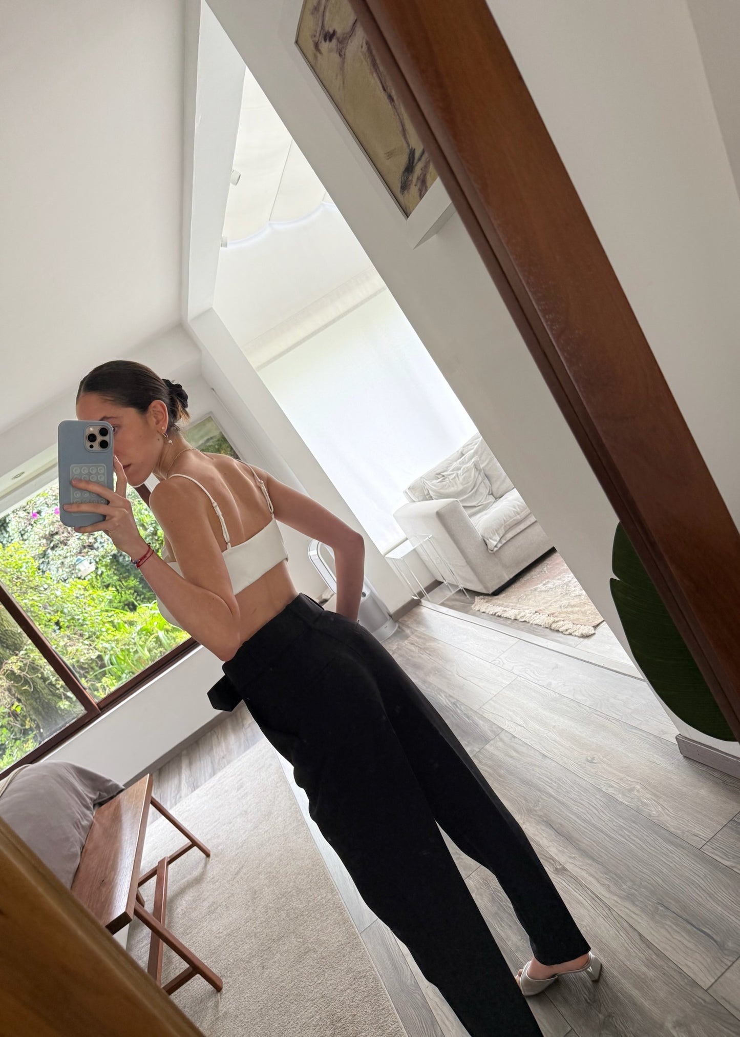 PANTALÓN HIGH RISE CON CINTURÓN