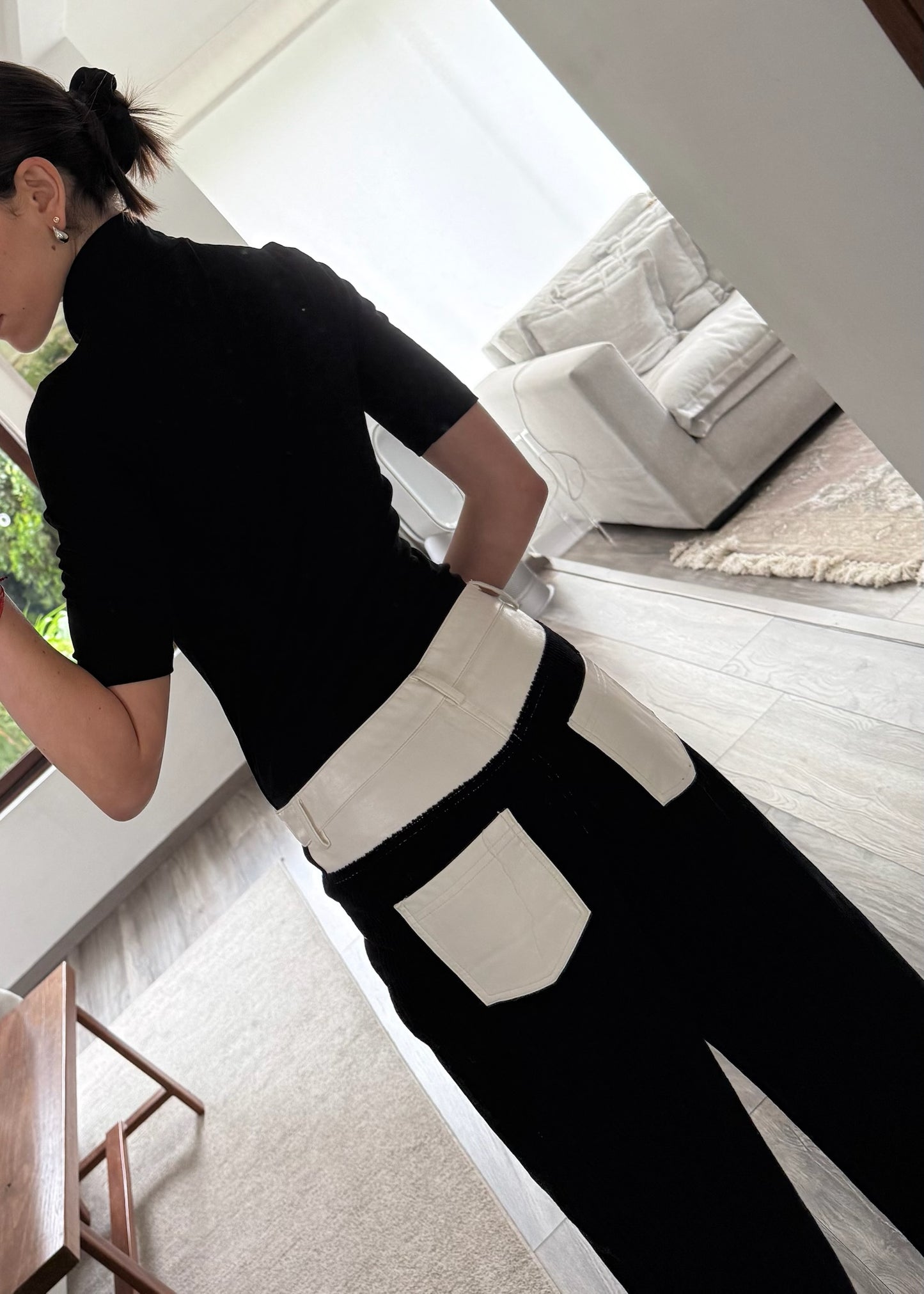 BODYSUIT NEGRO CON CUELLO ALTO