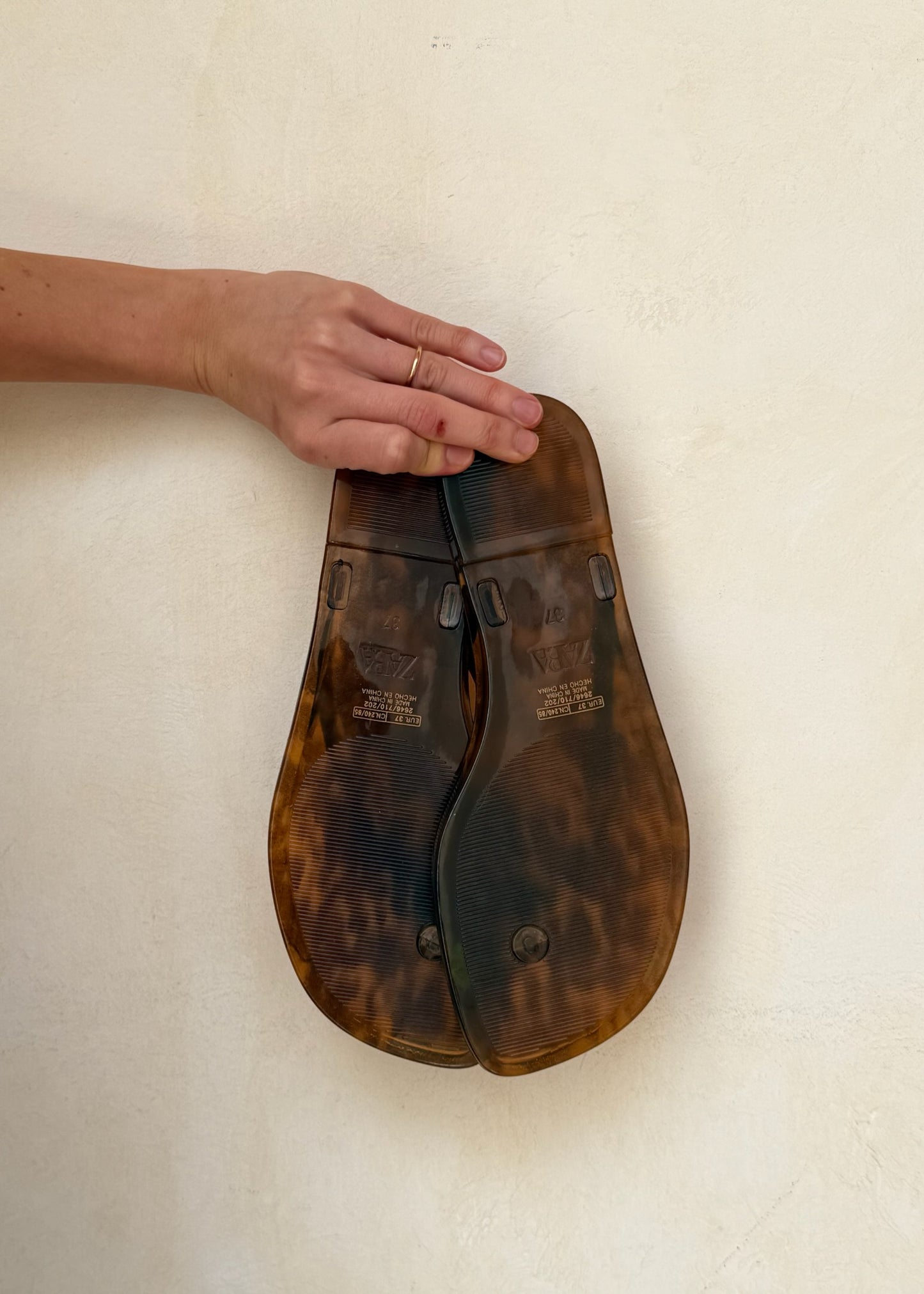 CHANCLAS PATA DE GALLO