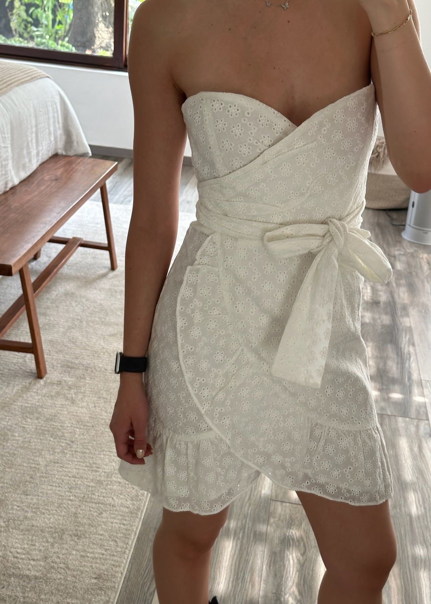 VESTIDO BLANCO STRAPLESS CUTE