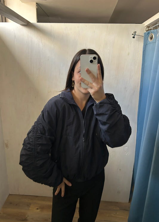 CHAMARRA DE NYLON FRUNCIDA