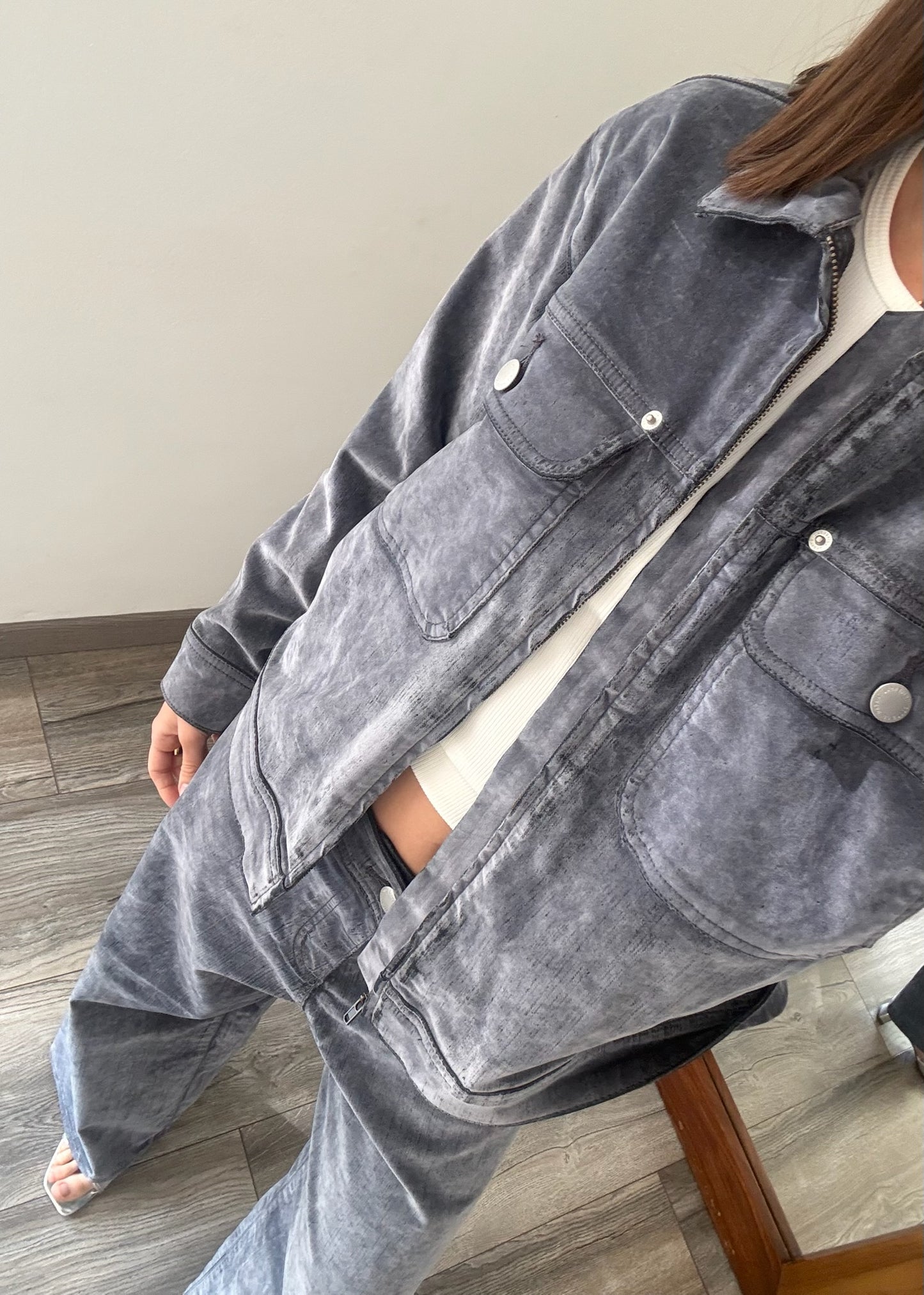 SET CHAMARRA Y PANTALON DE TIPO SUEDE