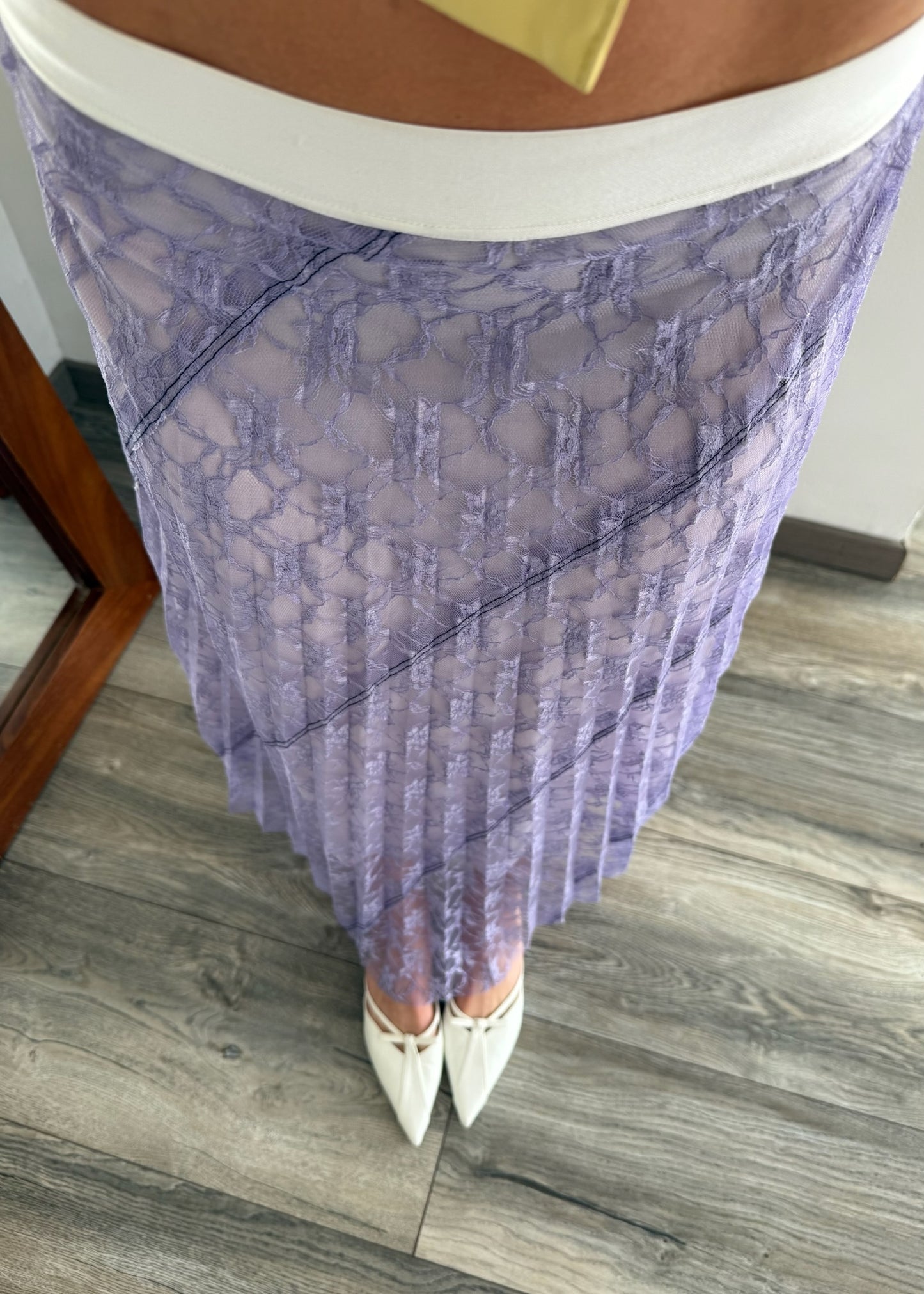 FALDA MIDI DE ENCAJE