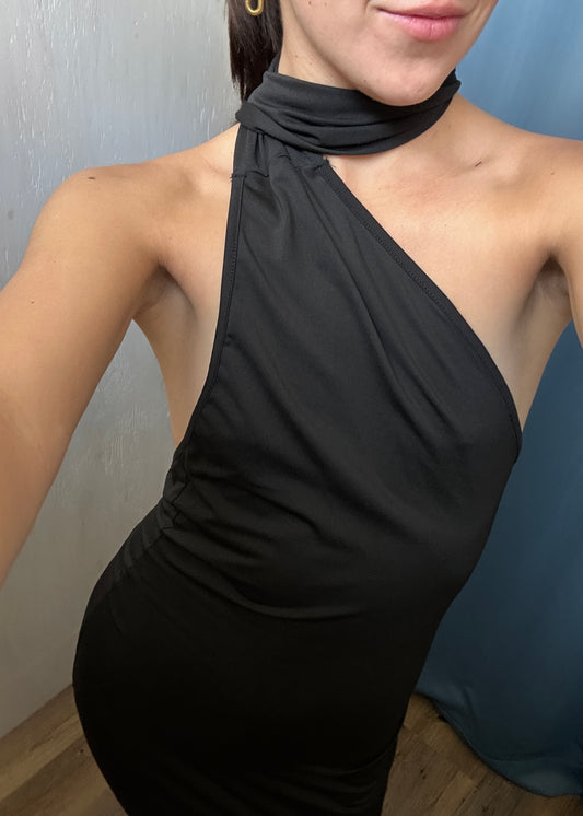 VESTIDO MAXI NEGRO CON ARGOLLA