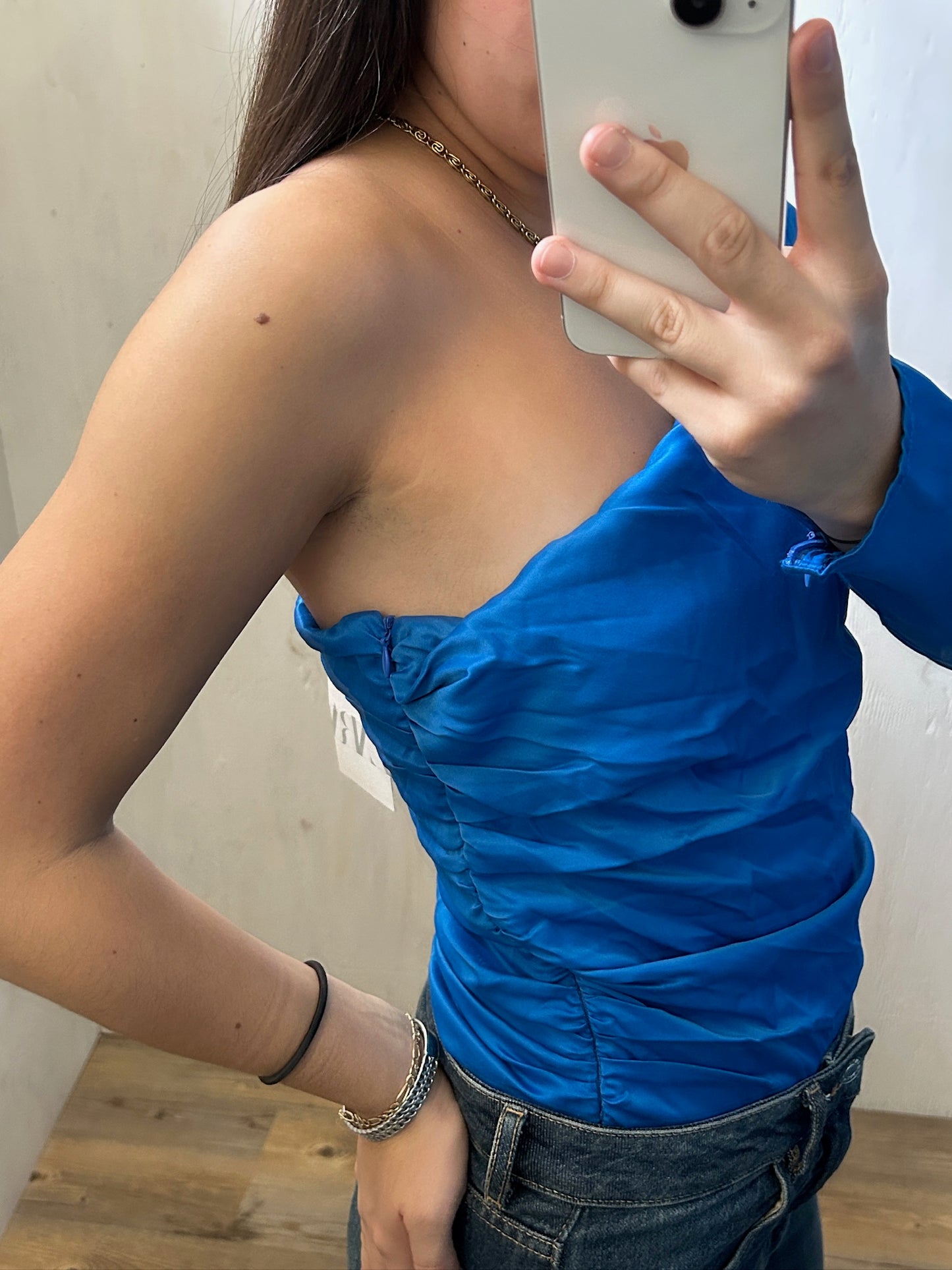 BLUSA SATINADA ONE SHOULDER
