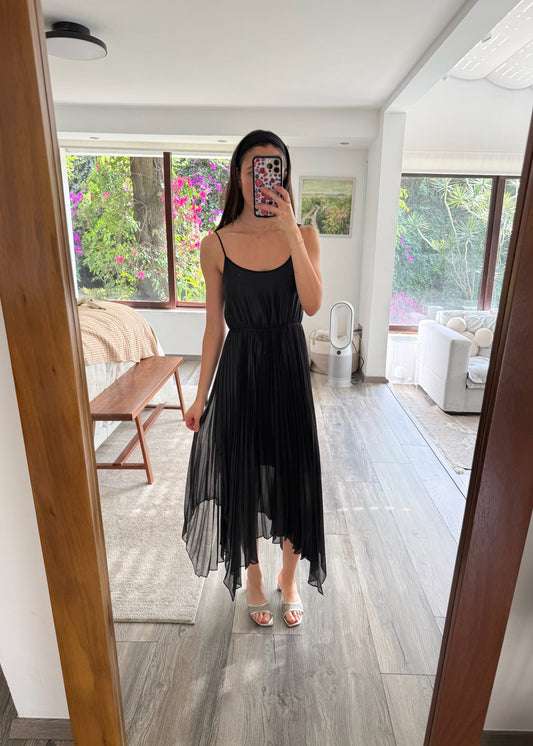 VESTIDO NEGRO PLIZADO
