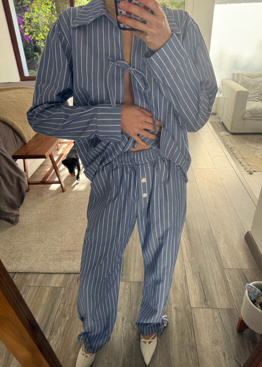 SET STRIPED DE TIPO PIJAMA
