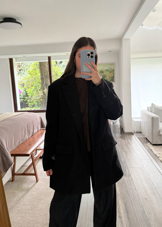 ABRIGO NEGRO BÁSICO