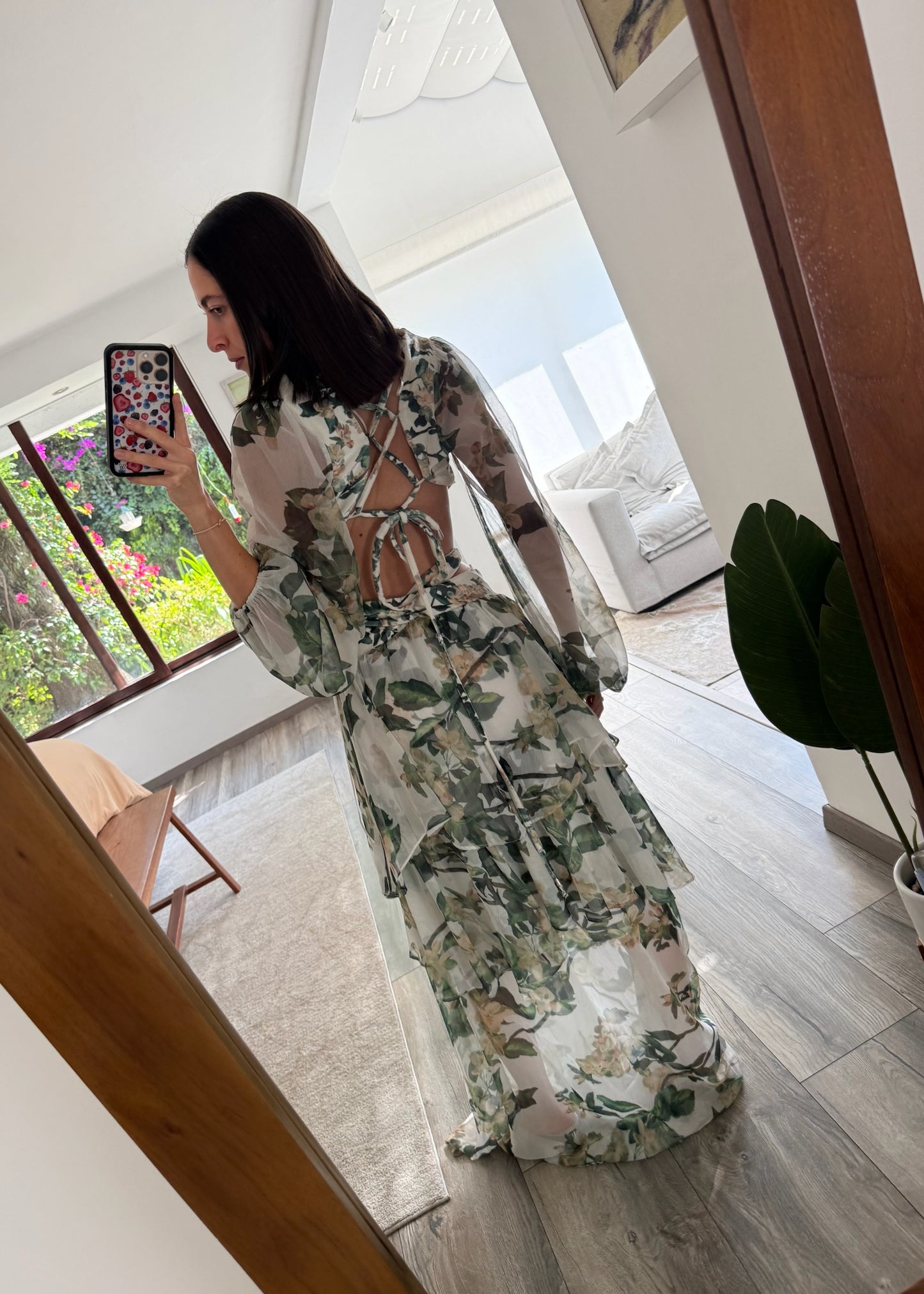 VESTIDO MAXI FLORAL CON CUT OUTS