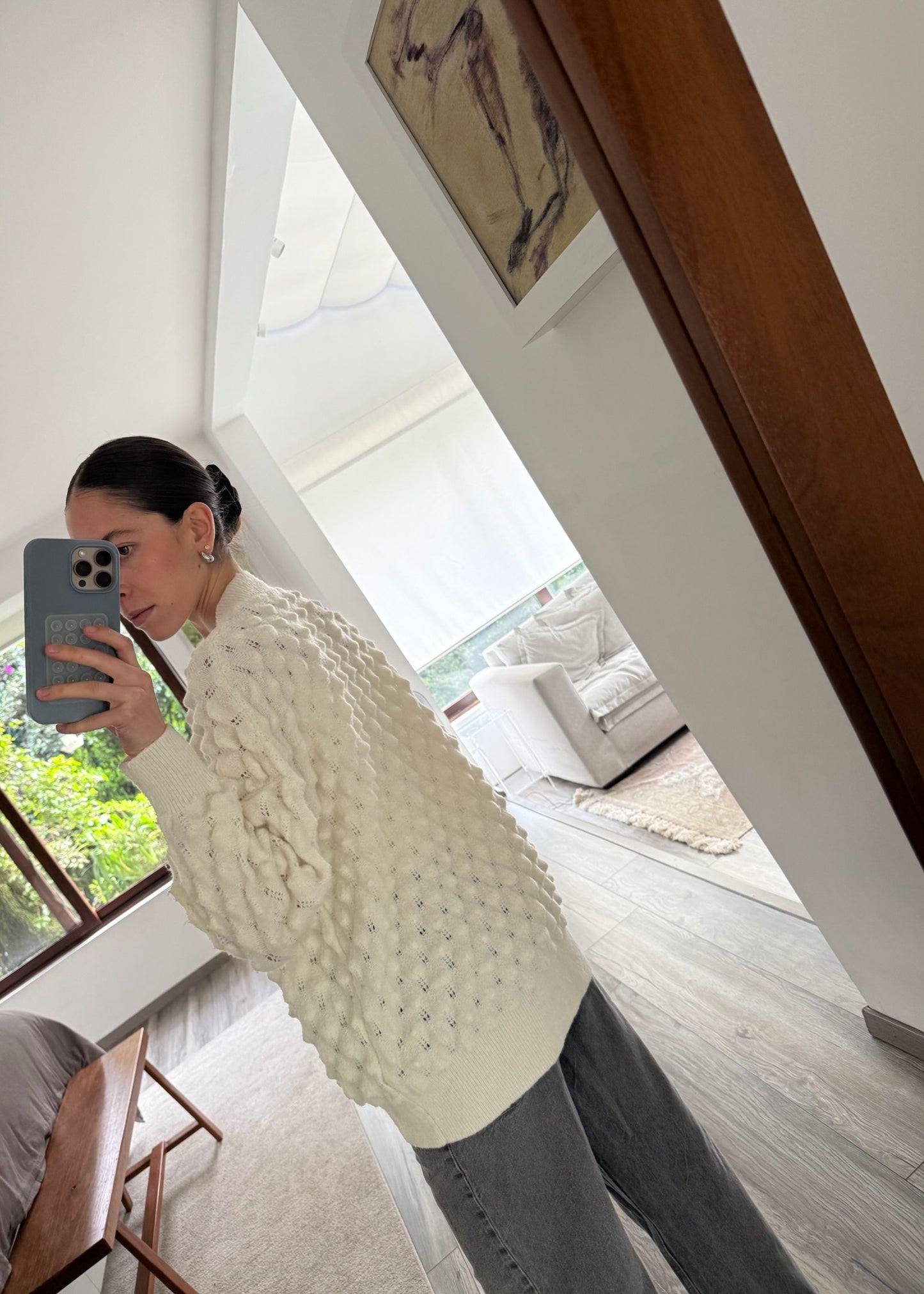 CARDIGAN BLANCO TEXTURIZADO CON HOYOS