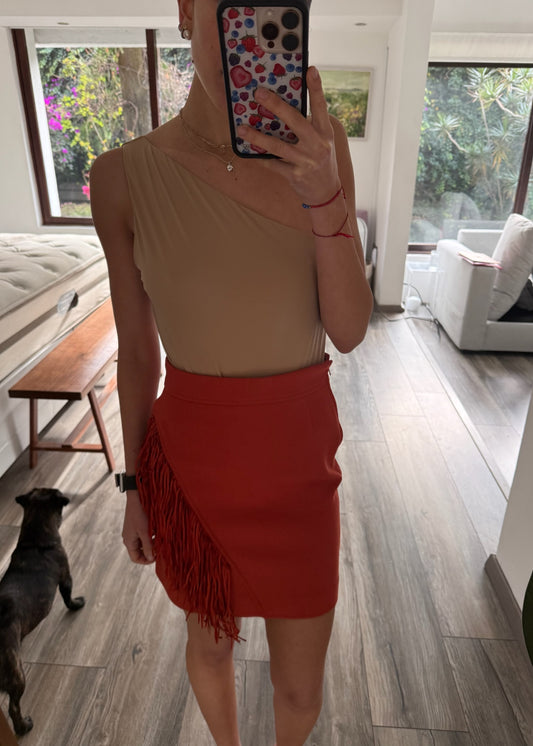 FALDA NARANJA CON FLECOS