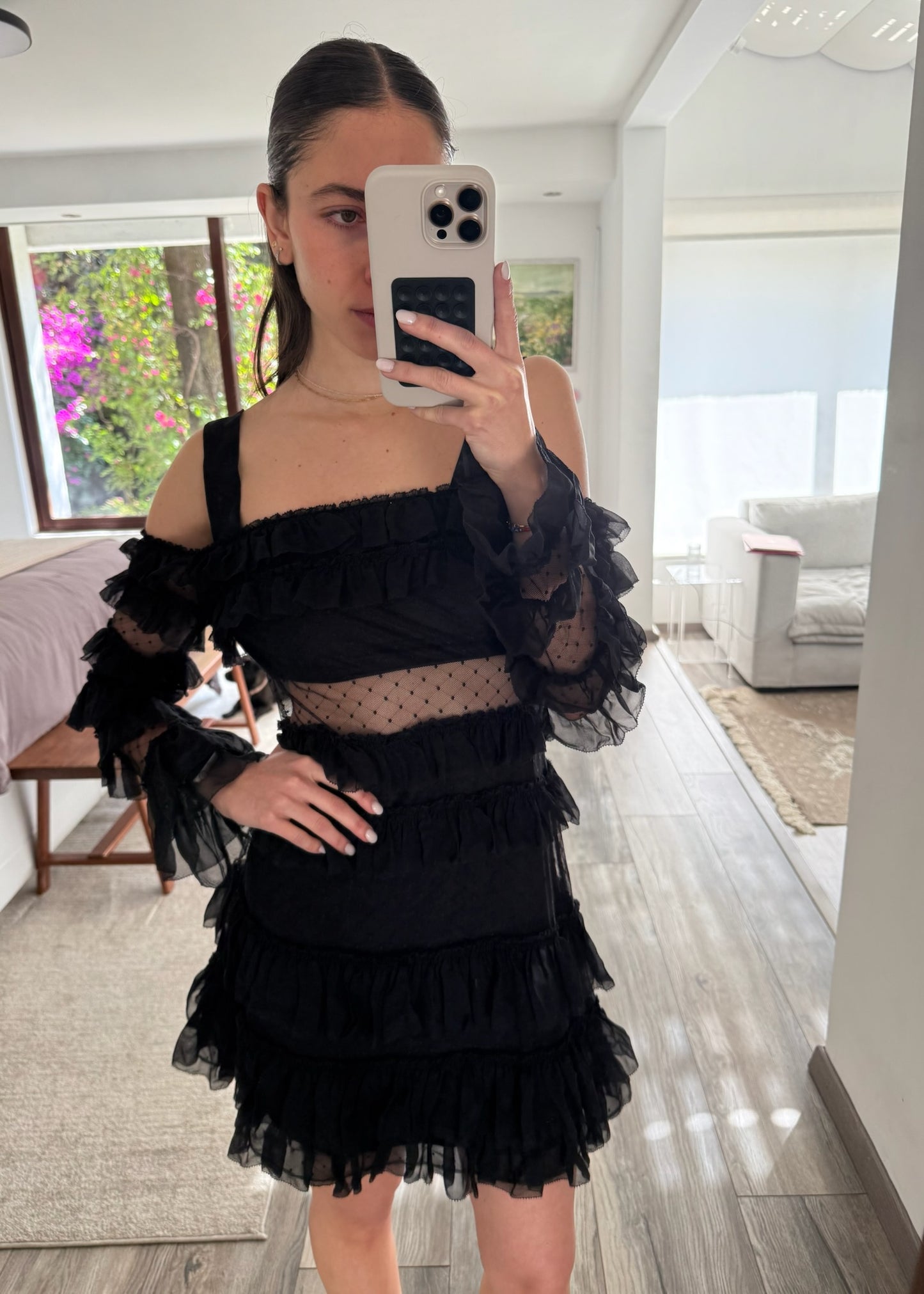 VESTIDO OFF THE SHOULDER CON ENCAJE