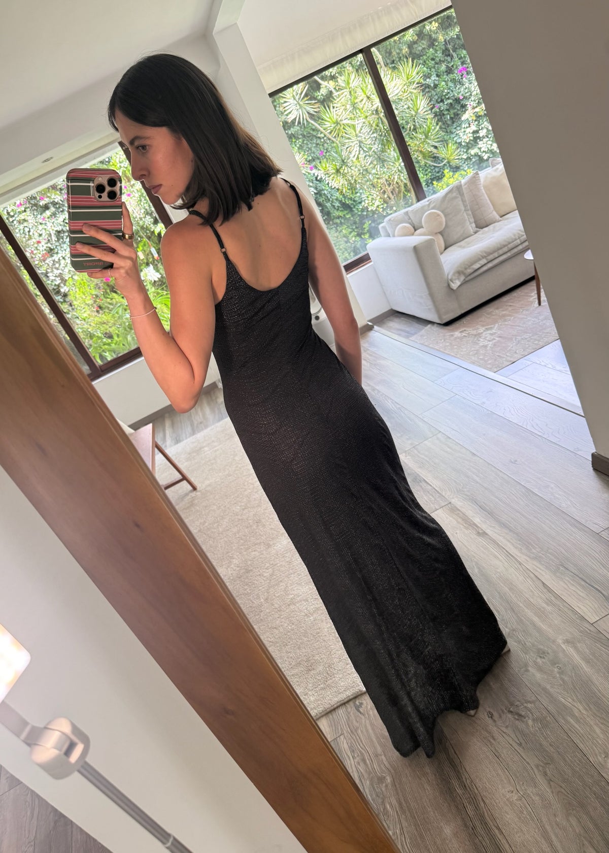VESTIDO MAXI NEGRO CON PLATEADO