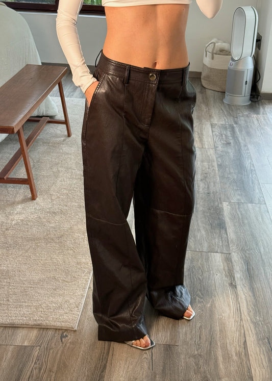 PANTALÓN DE FAUX LEATHER CAFÉ