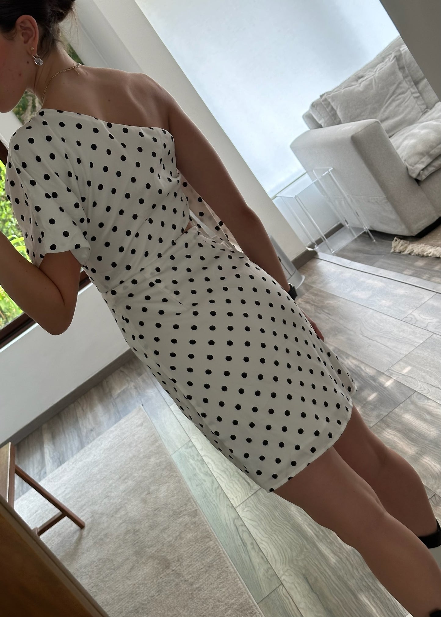 VESTIDO CUT OUT POLKA DOTS