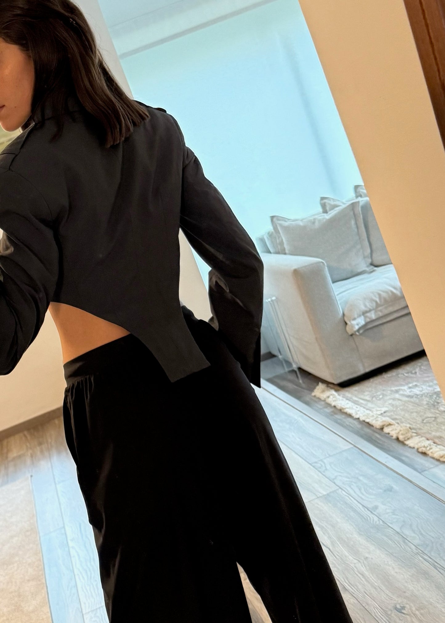 BLAZER NEGRO ASIMÉTRICO CROPPED