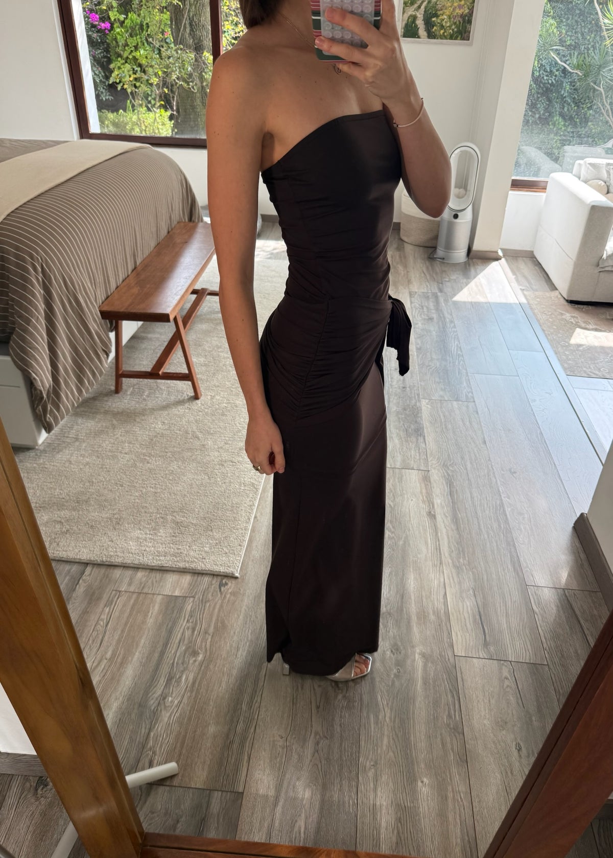 VESTIDO STRAPLESS CON DETALLE WRAP UP