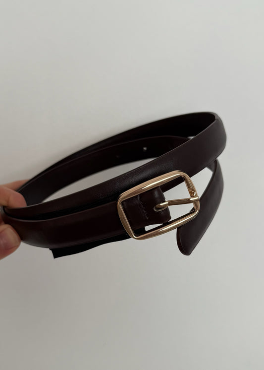CINTURÓN CAFÉ CON HEBILLA DORADA
