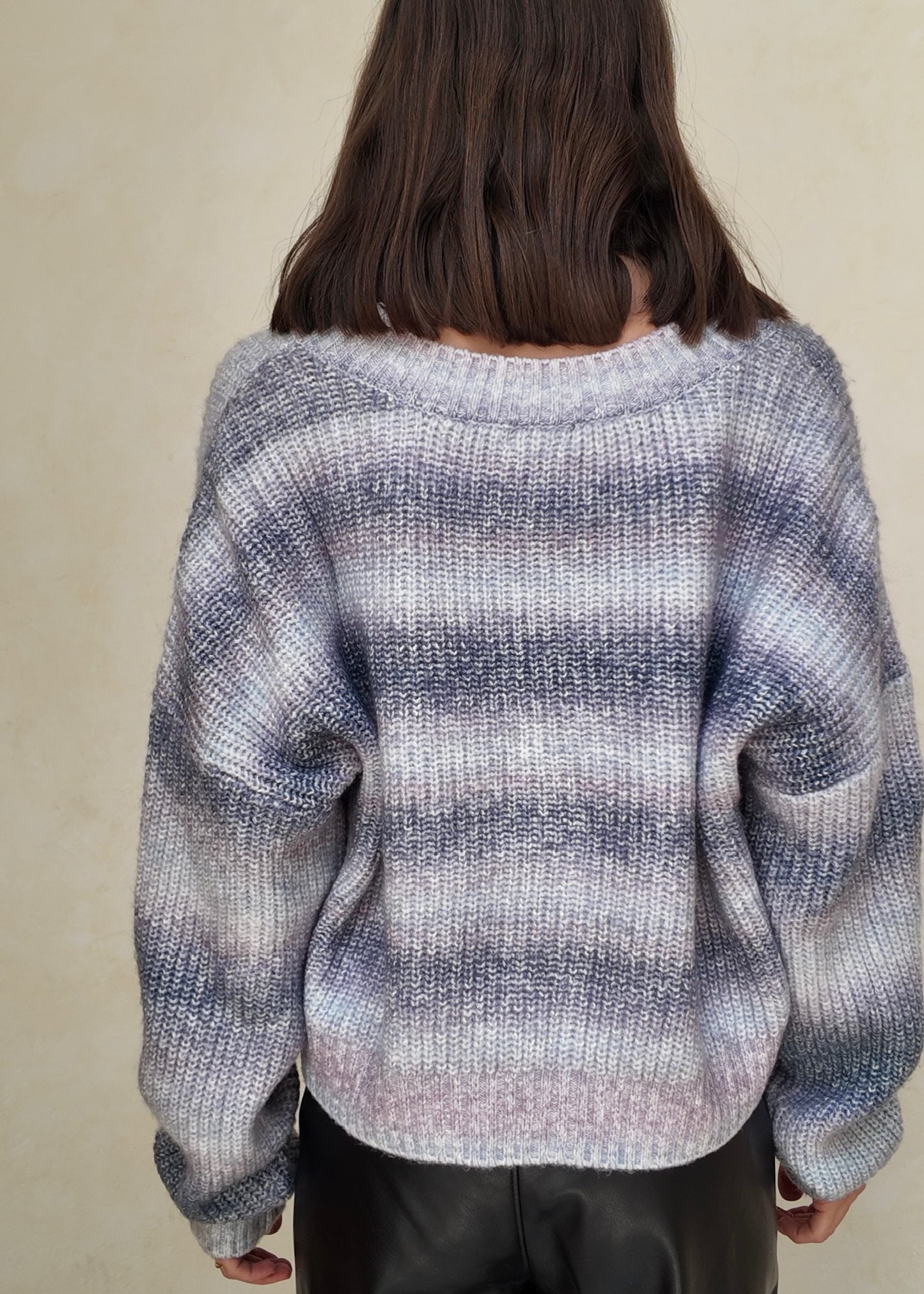 CARDIGAN MORADO BOTONES DE FLOR