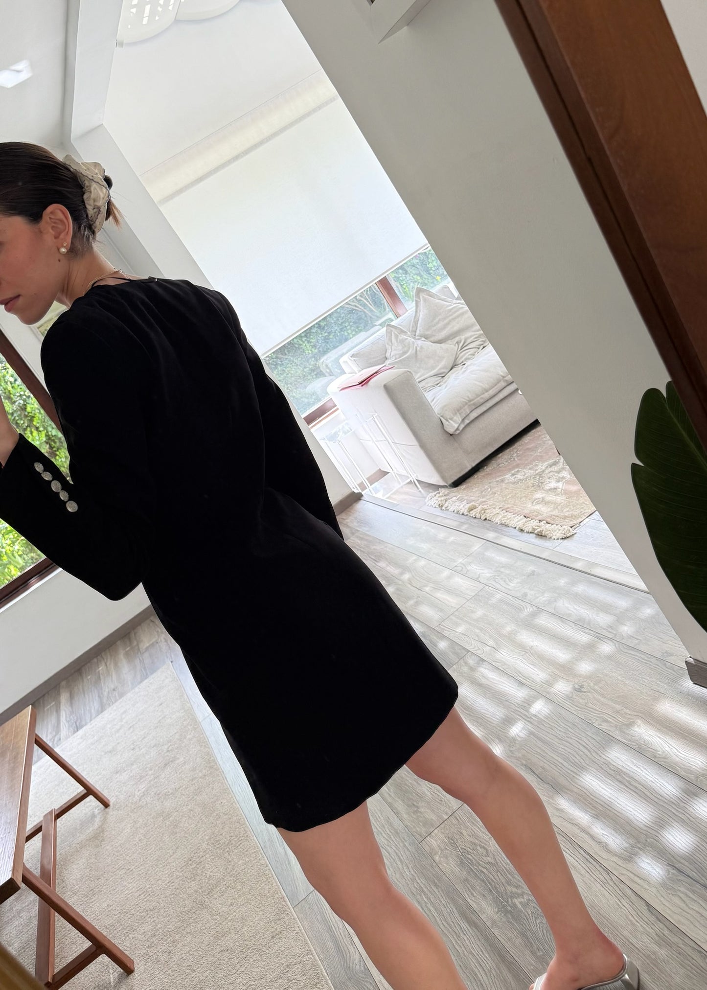 VESTIDO NEGRO DE TIPO BLAZER