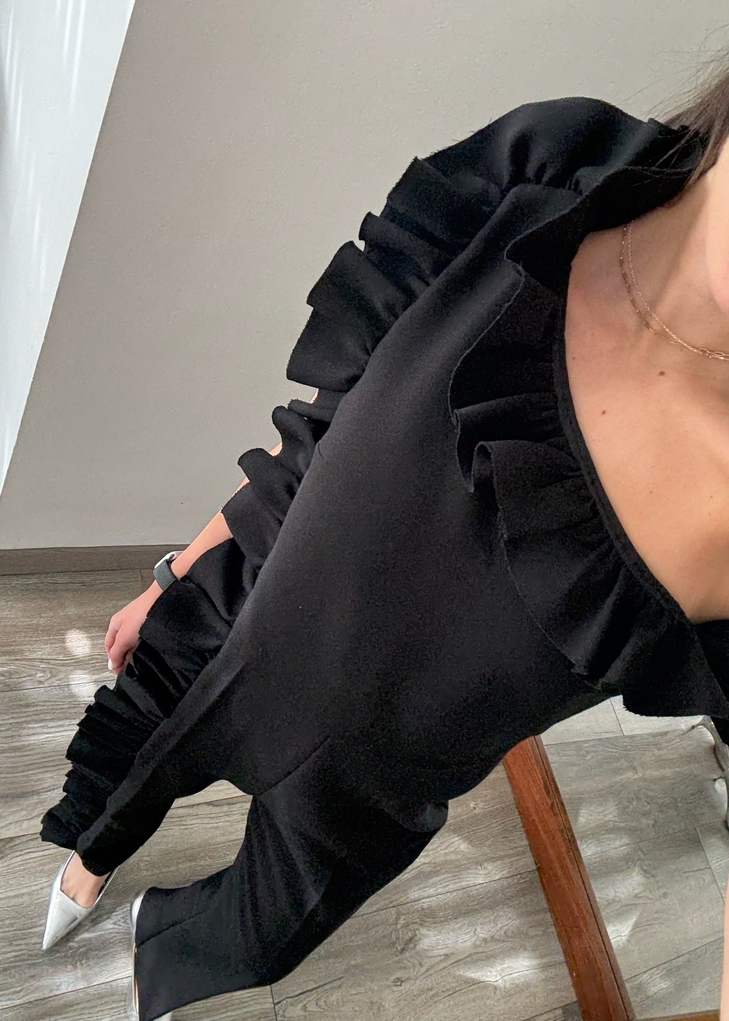 JUMPSUIT ONE SHOULDER CON OLANES