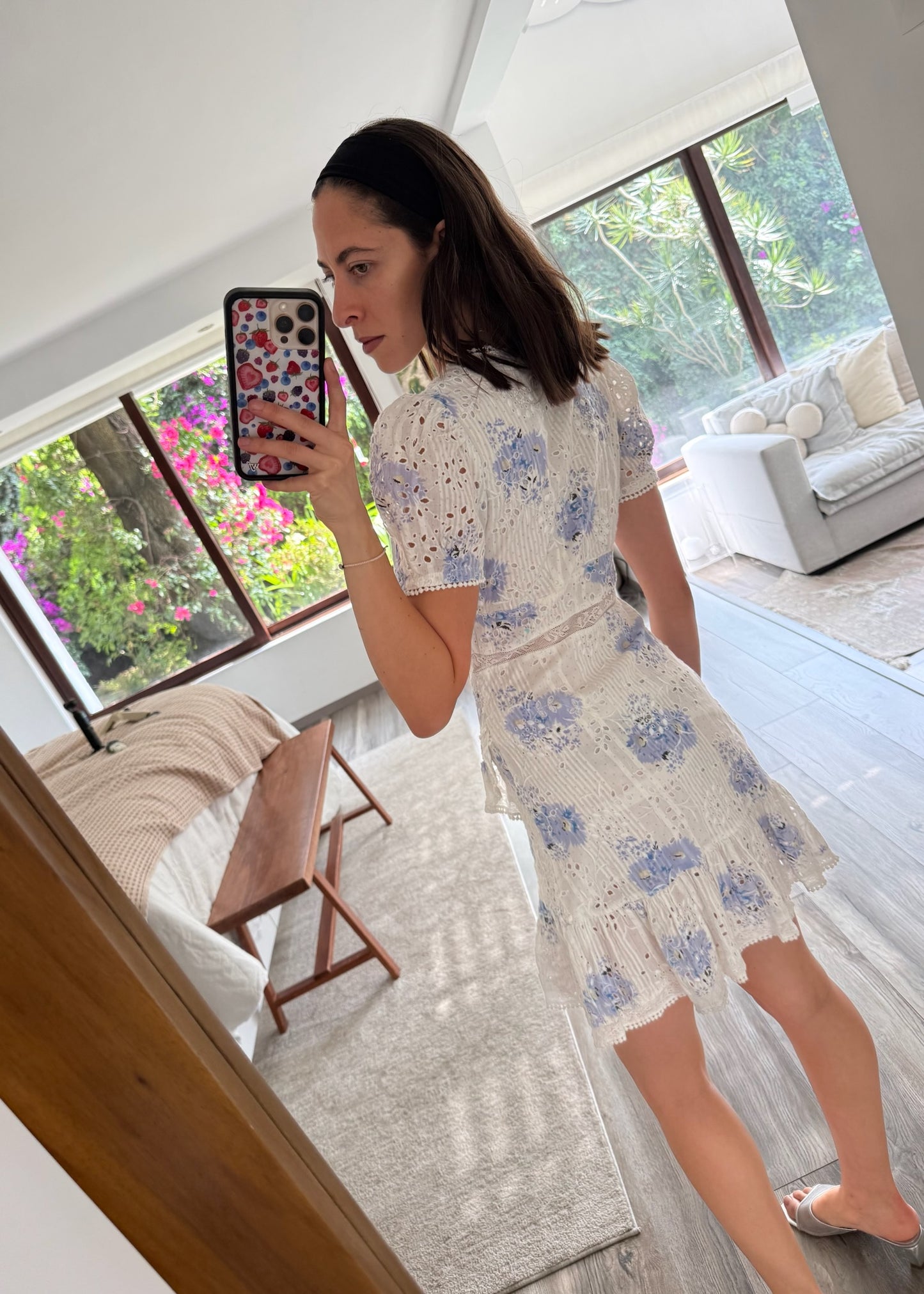 VESTIDO MINI BLANCO CON FLORES