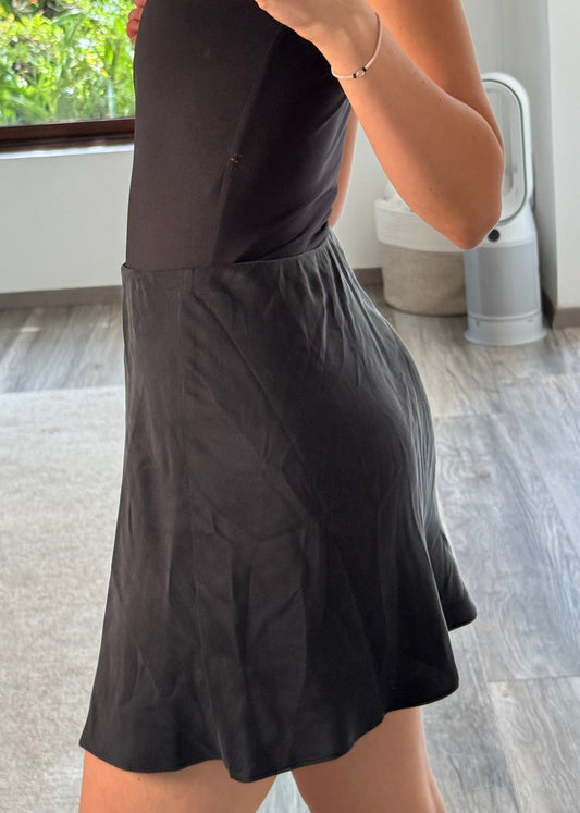 FALDA NEGRA MINI BÁSICA