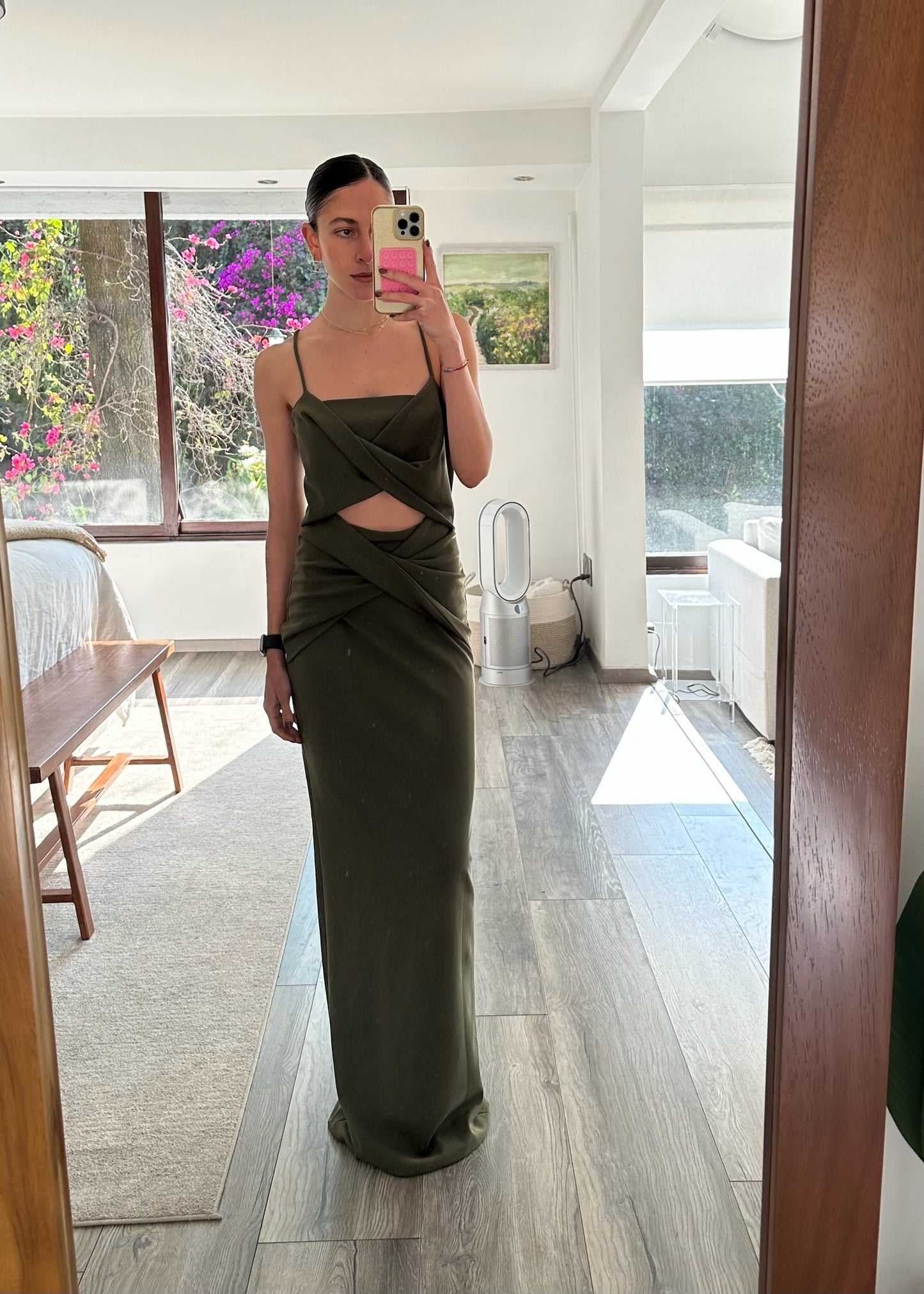 VESTIDO MAXI VERDE MILITAR CON CUT OUT