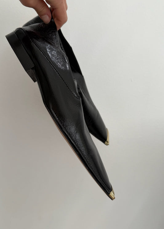 LOAFERS NEGROS CON PUNTA RECTA