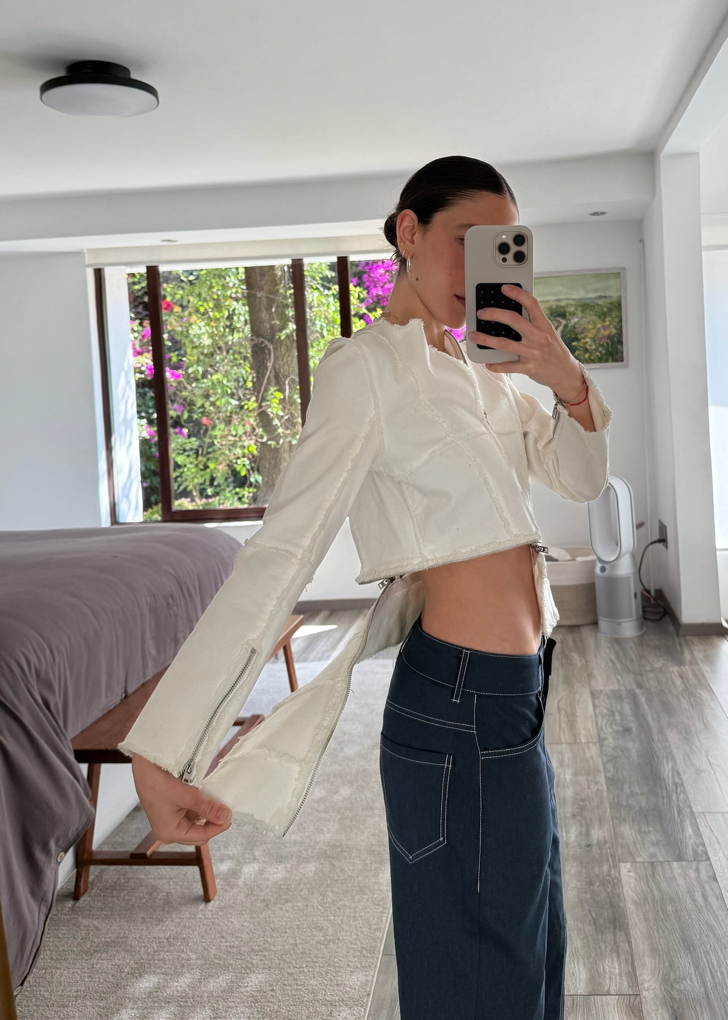 CHAMARRA DENIM BLANCA CON CIERRES