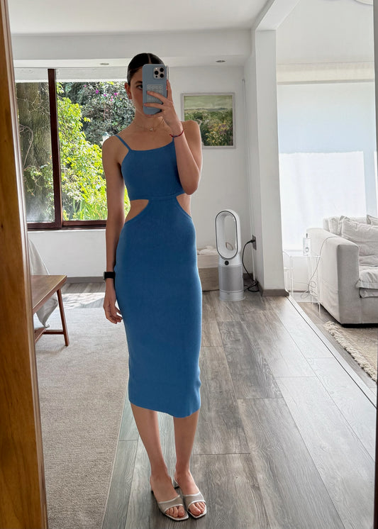 VESTIDO DE KNIT AZUL CON CUT OUT