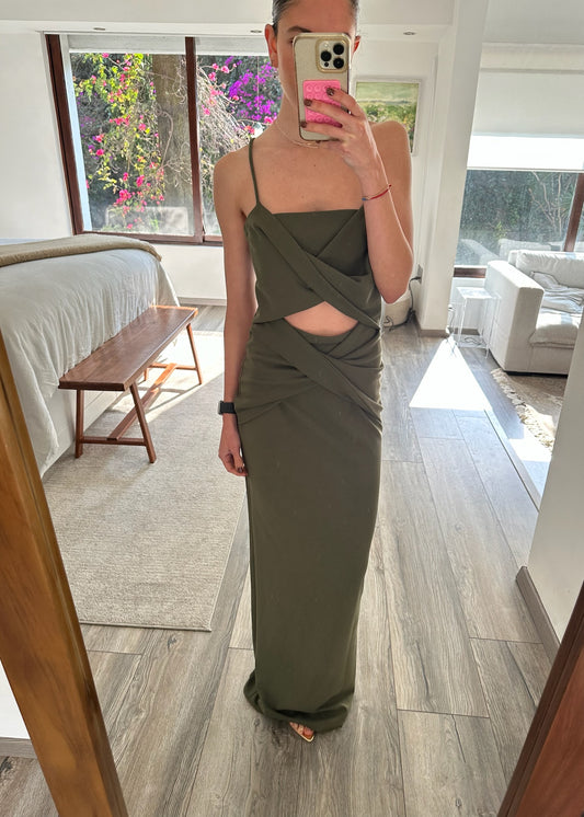 VESTIDO MAXI VERDE MILITAR CON CUT OUT