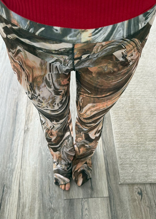 PANTALÓN CON PRINT DE MESH