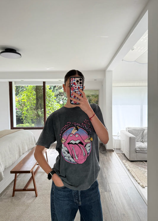 TEE ROLLING STONES DETALLES ROSAS
