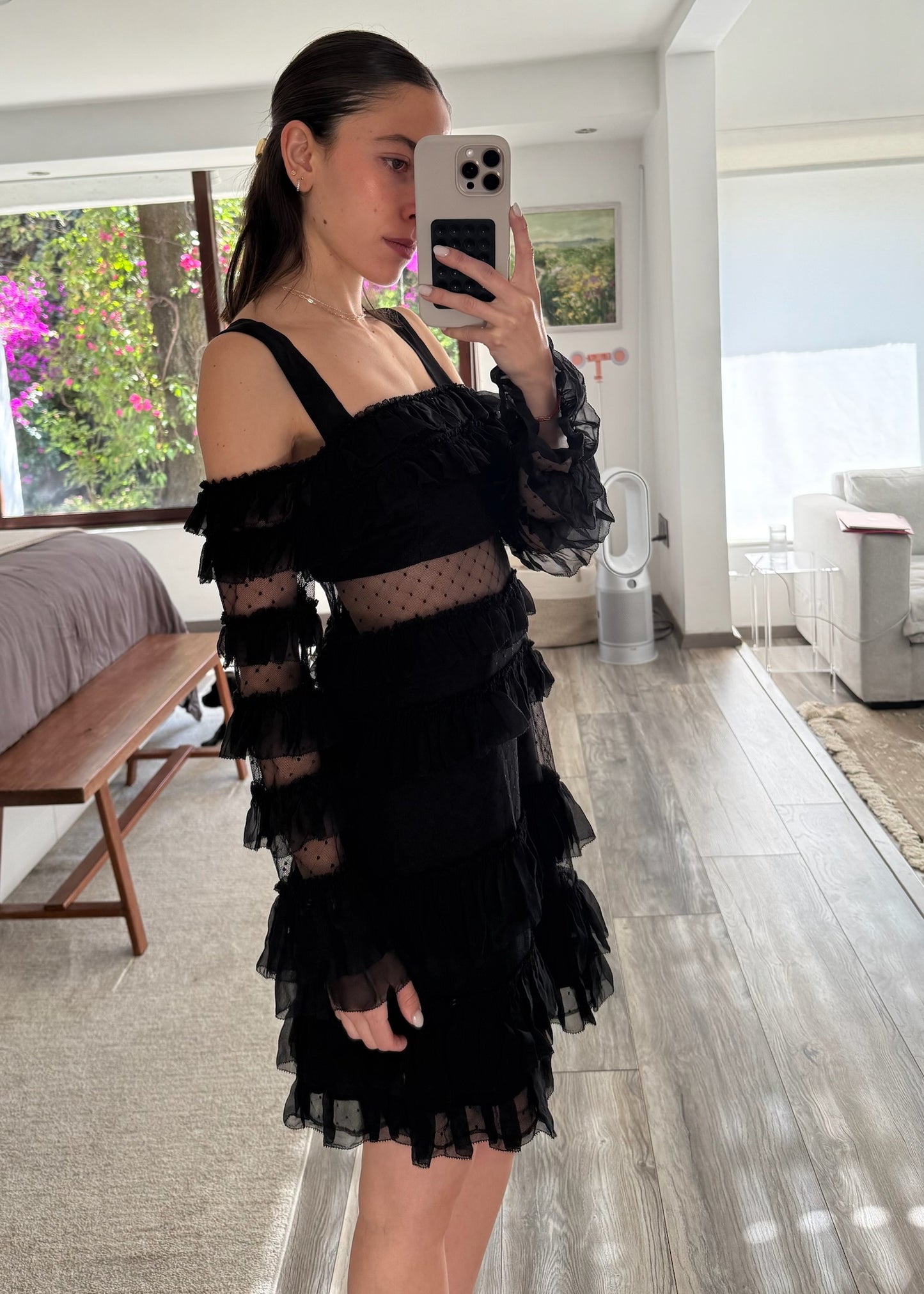 VESTIDO OFF THE SHOULDER CON ENCAJE