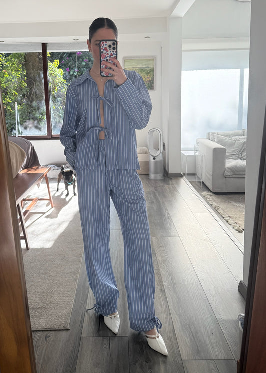 SET STRIPED DE TIPO PIJAMA