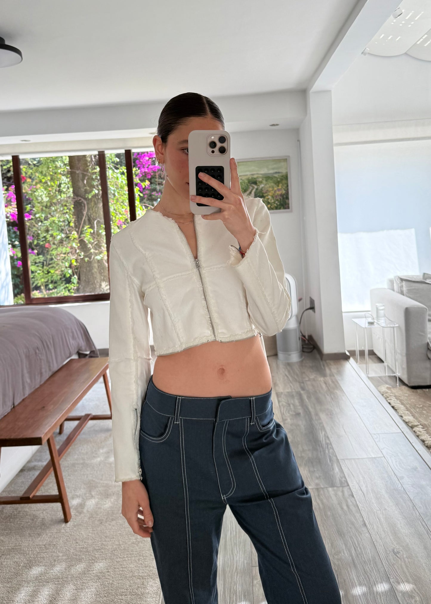 CHAMARRA DENIM BLANCA CON CIERRES