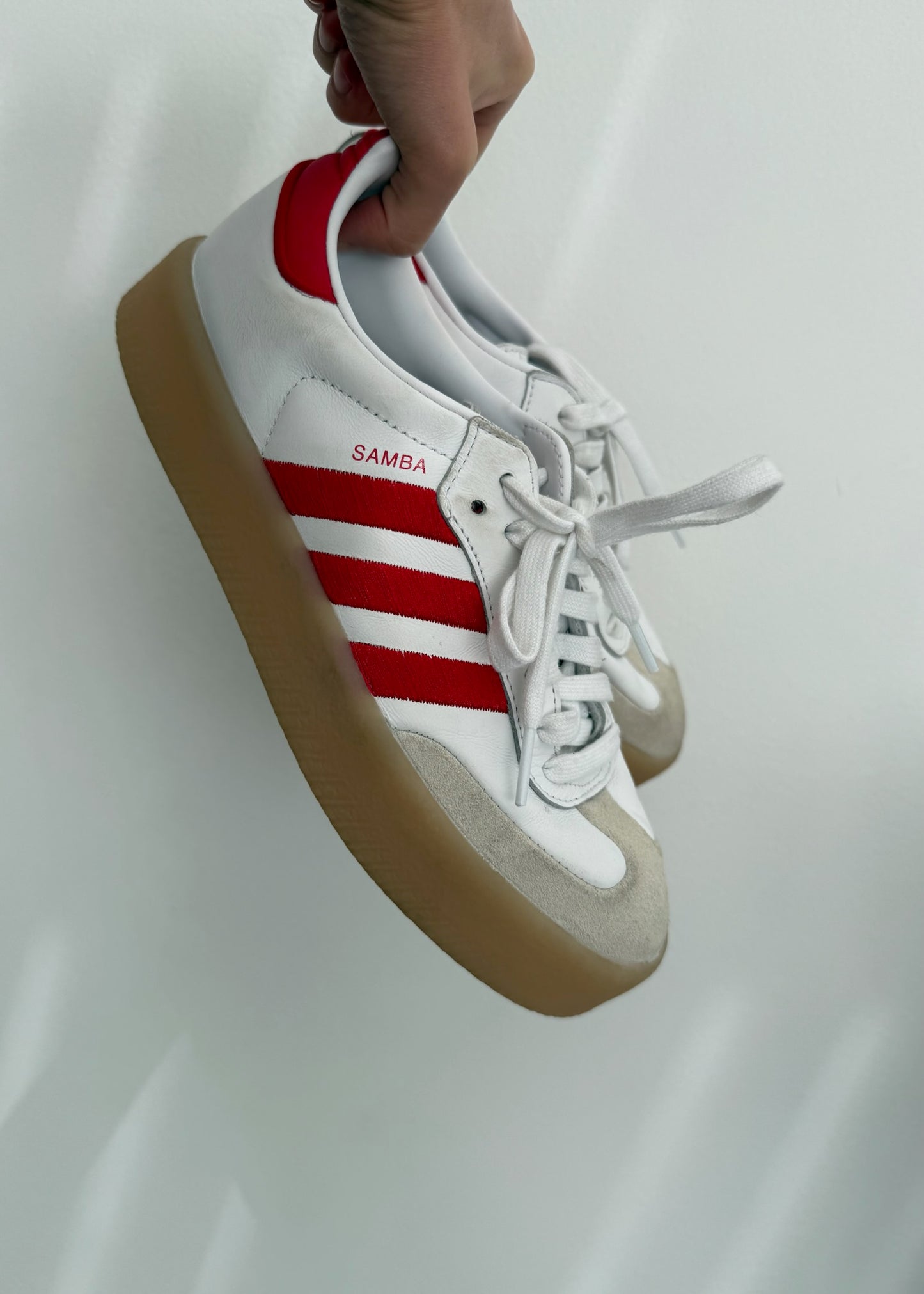 TENIS SAMBA BLANCO CON ROJO