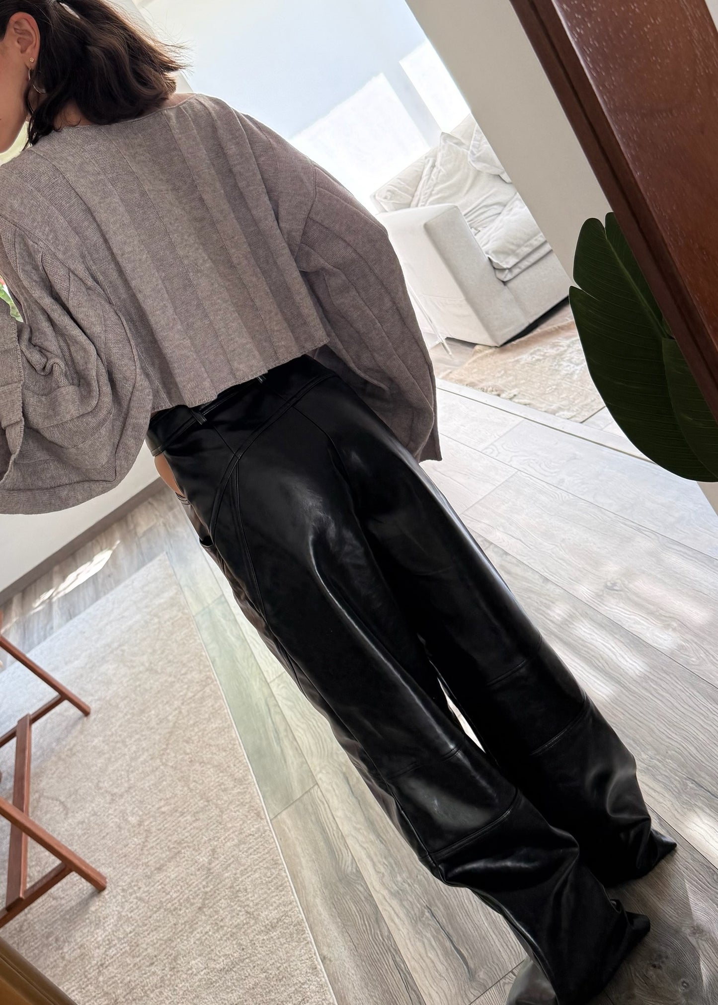 SUÉTER CROPPED GRIS