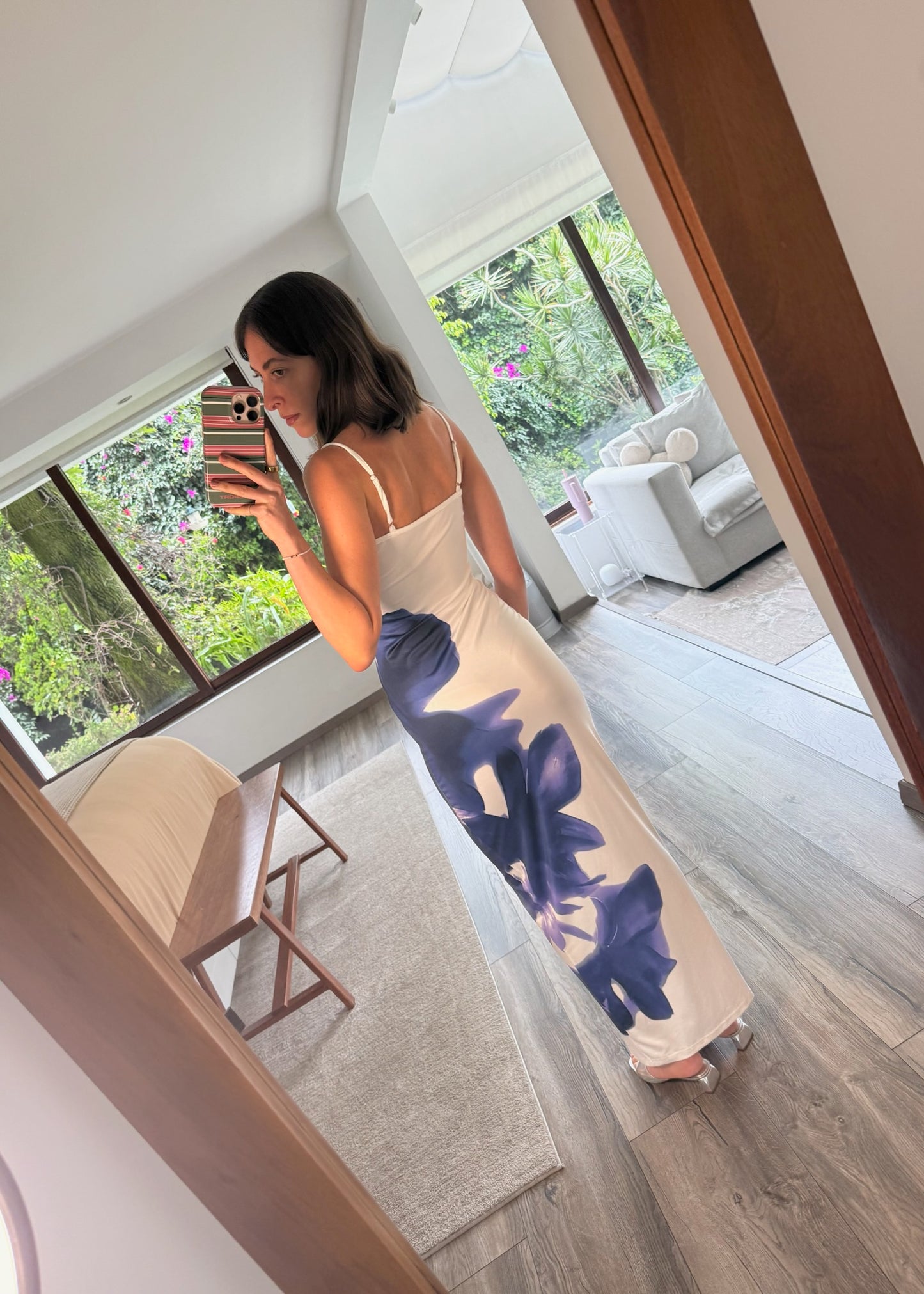 VESTIDO SLIP CON FLOR MORADA