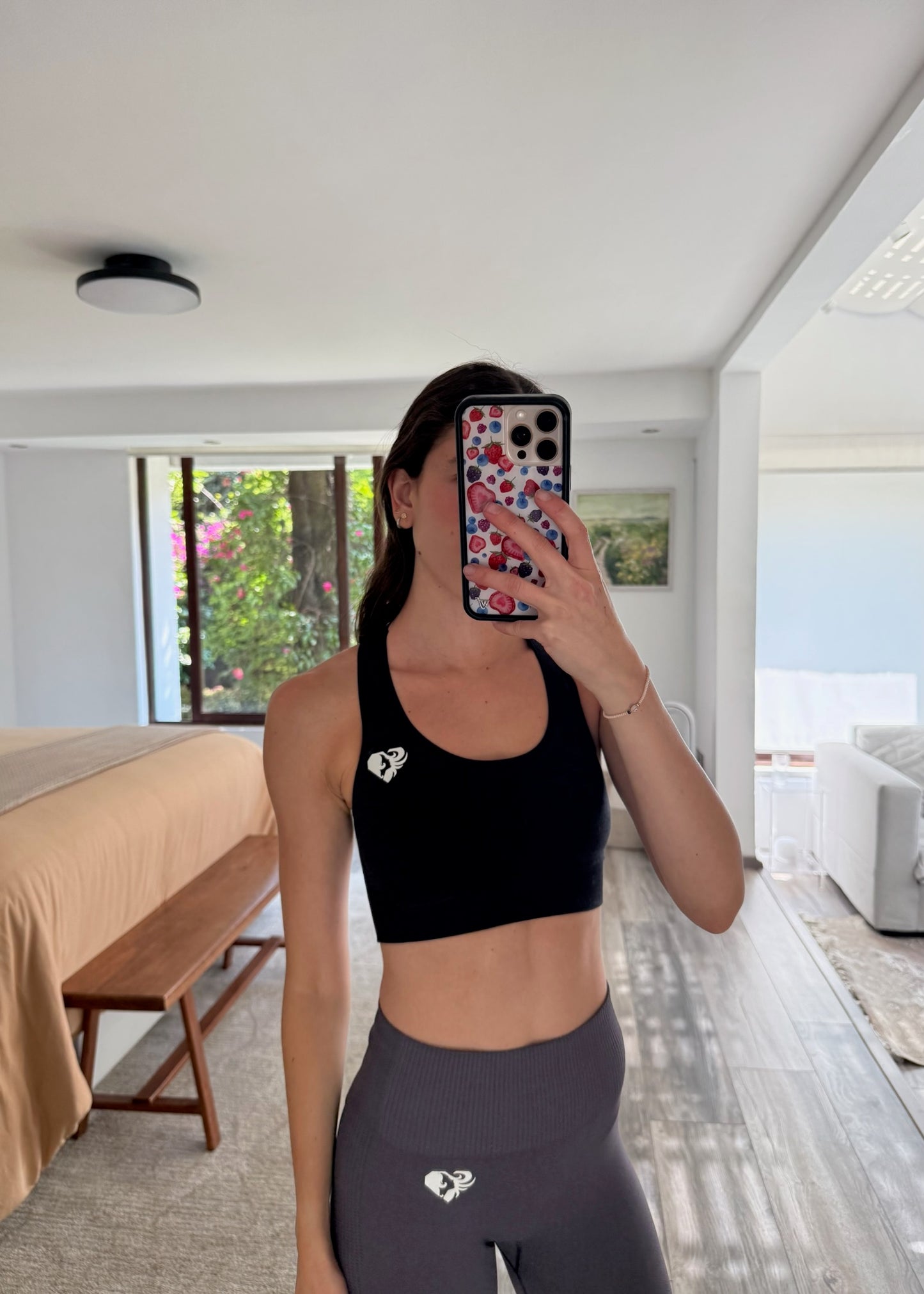 SPORTS BRA GRIS OBSCURO